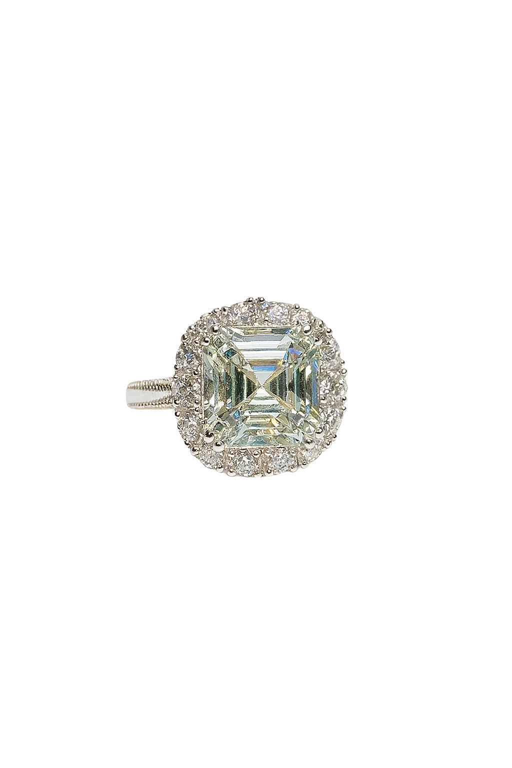 HLJR037 Aura QueenLuxe Ring – Platinum Statement Gift