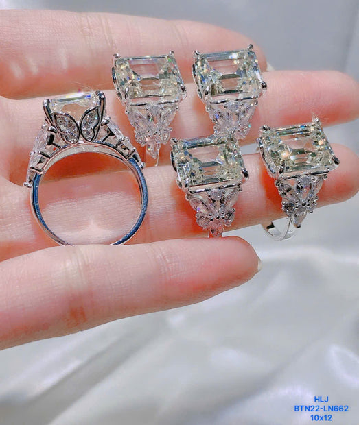 HLJR033 Aura ButterflyLuxe Ring – Platinum Statement Gift