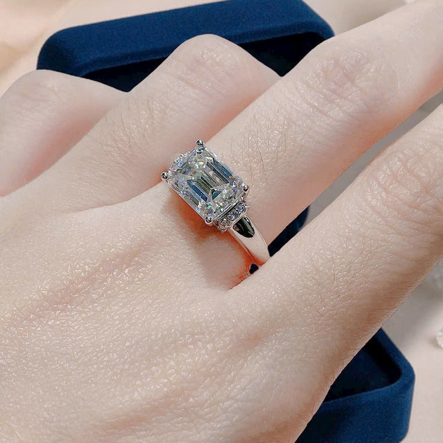 HLJR024 Aura EmeraldLuxe Ring - Platinum Statement Gift